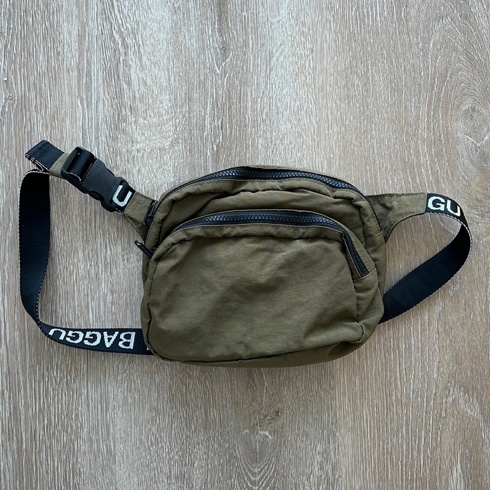 Excellent condition Baggu Fanny pack